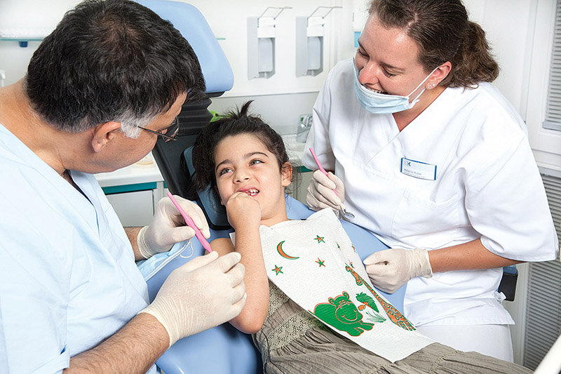 Zahnarzt Dr Kramer, Esslingen, Individualprophylaxe für Patienten aller Altersgruppen